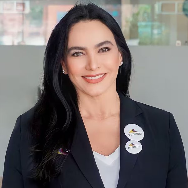 Luz María Zapata