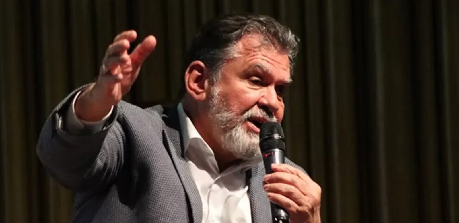 El rescate de la conversación: ensayo sobre la última novela de León Valencia