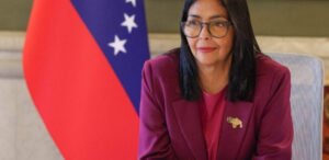 Delcy Rodríguez obedece y, poco a poco, reestablece las relaciones con Estados Unidos