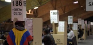 Así va el camino hacia las presidenciales del 31 de mayo: los partidos se siguen fragmentando