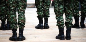 SANTA MARTA BAJO TENSIÓN: ENFRENTAMIENTOS ENTRE EL EJÉRCITO Y LAS ACSN GENERAN TEMOR EN LAS COMUNIDADES RURALES 